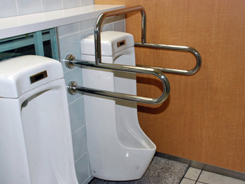 22・23階 男性用手すり付きトイレ