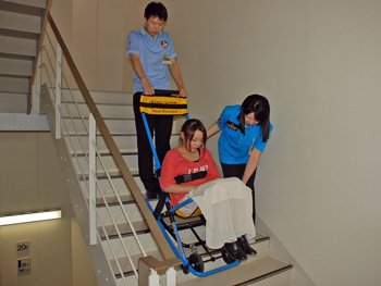 階段避難車